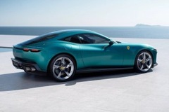 Ledobják a textilt Maranellóban: érkezik a legújabb nyitott tetős Ferrari