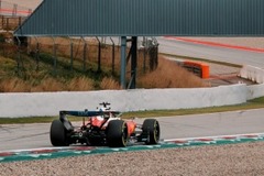 Mercedes - A Ferrari máris megnyerte az első csatát a Mercedes ellen - kiderült a németek autójának súlya