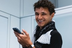 McLaren - Norris szarkasztikusan reagált, amikor közölték vele: Russell a 2026-os bajnoki favorit