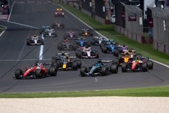 Kínai óriás kopogtat az F1 ajtaján