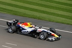 Racing Bulls - Gumikeverékek a középpontban, a Racing Bulls óvatosságra int