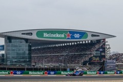 Aston Martin - Alonso és Ocon szerint a kínai F1-es futam látványos fejlődésen ment keresztül