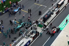 Meglepő stratégiával léphet a Forma–1 színpadára a legismertebb villanyautós márka