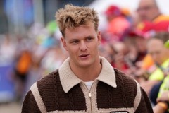 Egy elrontott kerékcsere árnyékolta be Mick Schumacher nagy oválos bemutatkozását