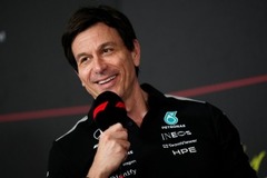 Mercedes - Wolff újra rollerre pattant de ezúttal csavartak egyet a dolgon (videó)