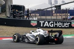 Cadillac - Perez számára egy igazi rémálom vált valóra a Kínai Nagydíjon