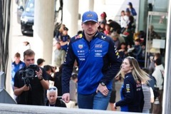 Eldőlt: itt láthatjuk versenyezni Max Verstappent a törölt Forma–1-es futamok alatt