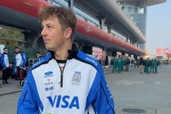 Racing Bulls - Lawson elárulta a feszült rádióüzenet valódi okát a csapattárssal vívott sanghaji csata után