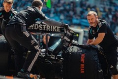 Mercedes - A Mercedes már a sanghaji pályarekordot ostromolja – nem csak a motor miatt félelmetes a W17