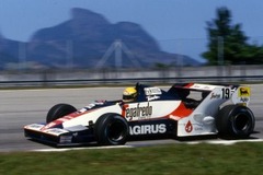 Csillagászati összegért árverezik el Ayrton Senna legelső F1-es autóját