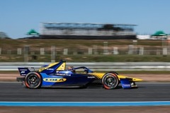 FE-vezér: Nagyon fontos lenne, hogy a két sorozat ne mosódjon össze!