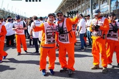 Hatalmas nyomás alatt a Forma–1 hátországa, a szabadságukat áldozzák fel a láthatatlan hősök