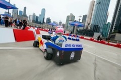 Lawson győzelmével zárult a Red Bull gokartos őrülete (videó)