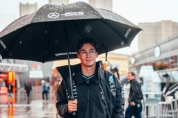 Mercedes - Button ilyet még nem látott Russelltől a bajnoki csata közben