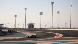 Váratlan fordulat: visszatérhet a Bahreini Nagydíj az F1-es naptárba