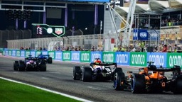 Ferrari - „Ha nem tudsz rajtolni, menj a bokszba” – elszabadultak az indulatok az FIA döntése után