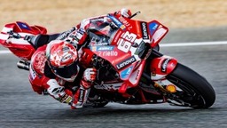 Rejtélyes hiba miatt esett ki Bagnaia Jerezben