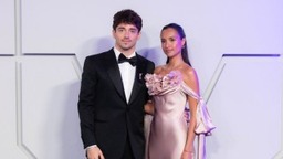 Ferrari - Charles Leclerc egy nagyon szerencsés férfi - kivételes szépség a felesége