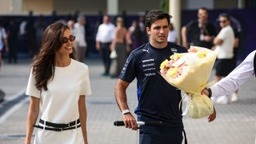 Williams - Elfogytak a szavak Carlos Sainz Jr. barátnője láttán