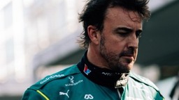 Aston Martin - Bizarr ok miatt kellett feladnia a Kanadai Nagydíjat Fernando Alonsónak