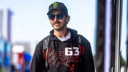 Bagnaia kiborult, alig járnak el a versenyzők a biztonsági megbeszélésekre