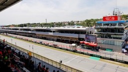 McLaren - Versenyfutás az idővel - váratlan logisztikai rémálommal küzdenek a csapatok