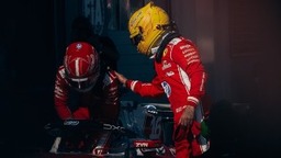 Mercedes - Hamilton egyetlen sokatmondó szóval reagált Russell vitatott pole-jára