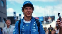 Mercedes - Illusztris társaságban tűnt fel Kimi Antonelli