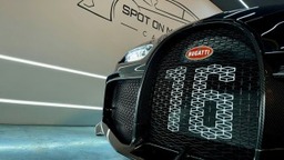 Valódi manuális váltóval és V16-os motorral sokkolná a világot a Bugatti