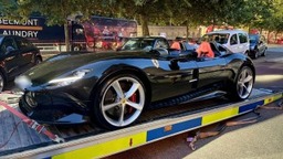 A világ egyik legritkább Ferrariját foglalta le a rendőrség Londonban
