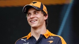 McLaren - Súlyos vezetői hibával vádolják Piastrit a bakui baklövés után