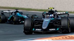 Mercedes - Gondban lehet a Mercedes Sepangban a Red Bull váratlan tempója miatt