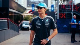 Mercedes - Russell pole-ja és Verstappen zakója rendezte át a házicsaták állását Bakuban