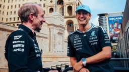 Mercedes - Russell elképesztő idővel nyerte meg az azeri időmérőt, Antonelli falnak vágta a Mercedest