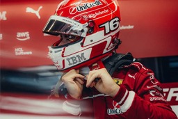 Ferrari - Megható üzenetekkel vigasztalták Leclerc-t a Ferrari-szurkolók a kettős kiesés után