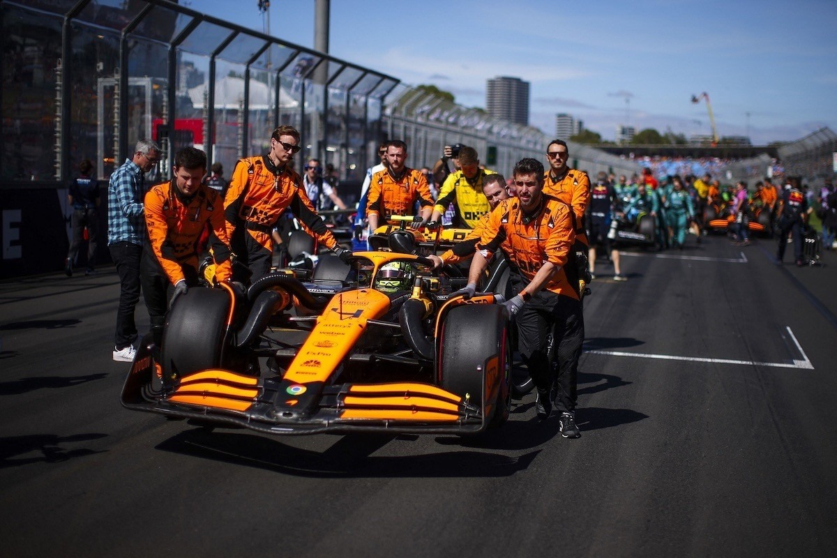 - Megszületett a megállapodás: véget ér a Red Bull és a McLaren közti ragtapasz-háború!