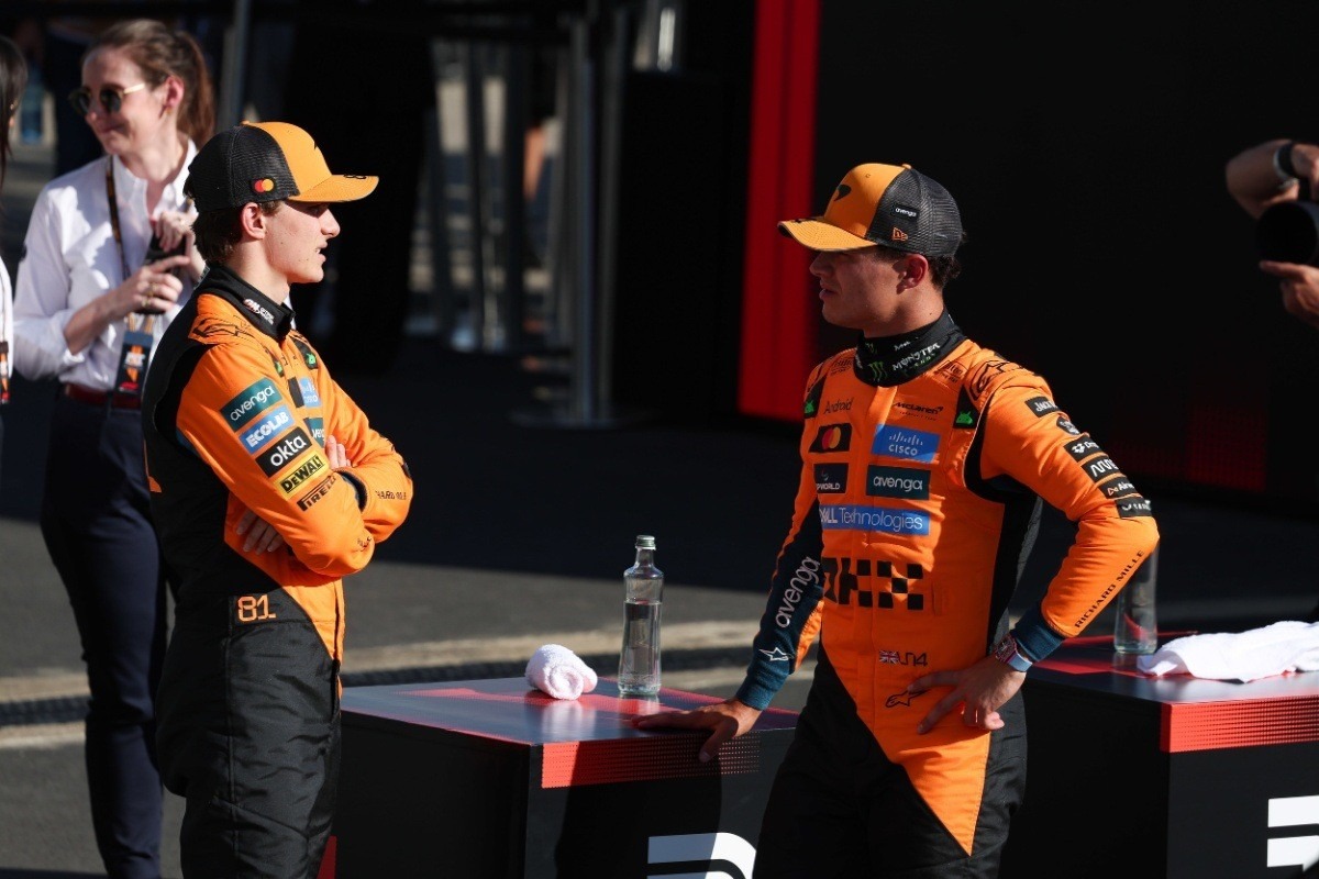  és  - Steiner szerint a McLarennek „egyértelmű”, kit kell támogatnia