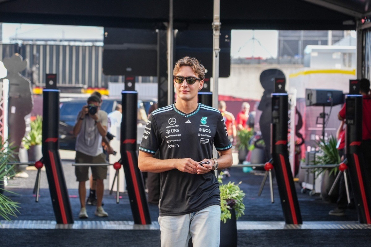 és - Russell: Nem számítottunk arra, hogy a Sauber előttünk lesz...