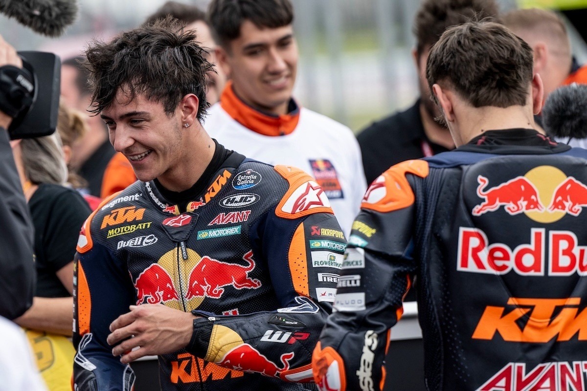 Súlyos baleset a Moto3-ban: Két versenyzőt is helikopterrel kellett kórházba szállítani