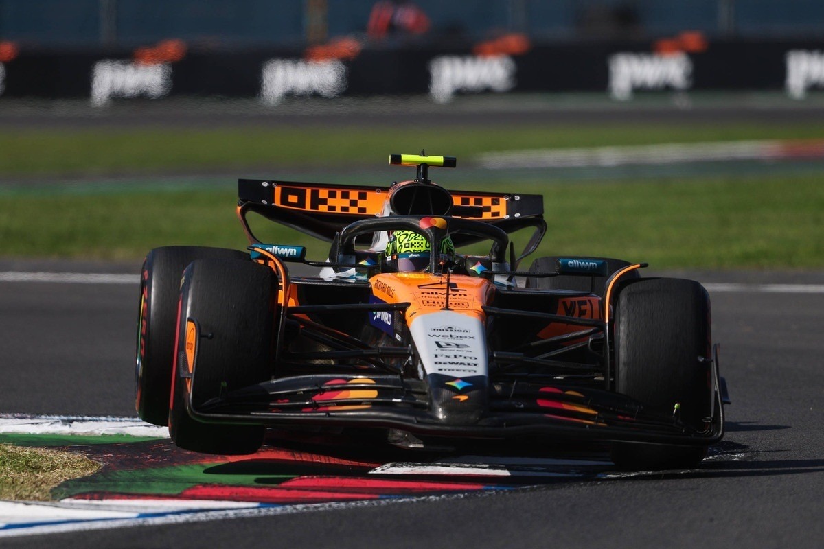  és  - Norris tükörsima győzelem után átvette a bajnoki vezetést, Verstappen drámai végjáték után harmadik