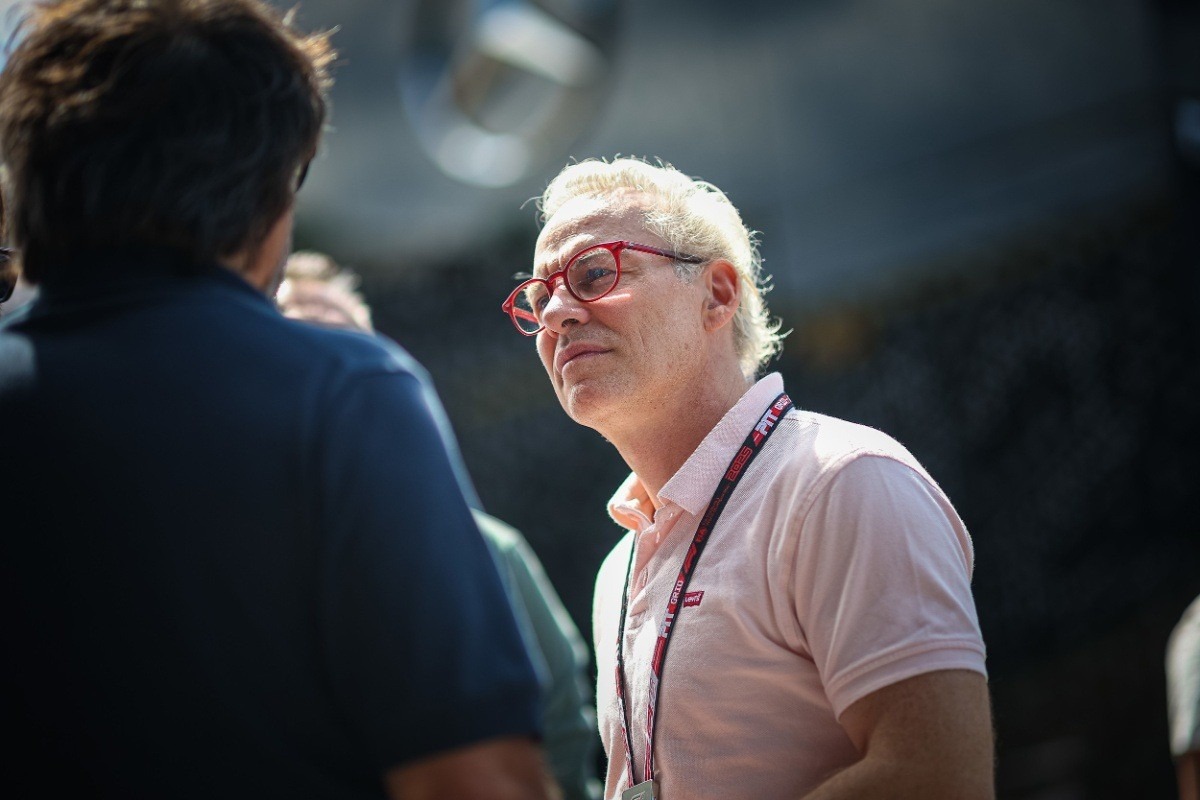 és - Újabb botrány a Ferrarinál? Villeneuve szerint Elkann óriási hibát követett el