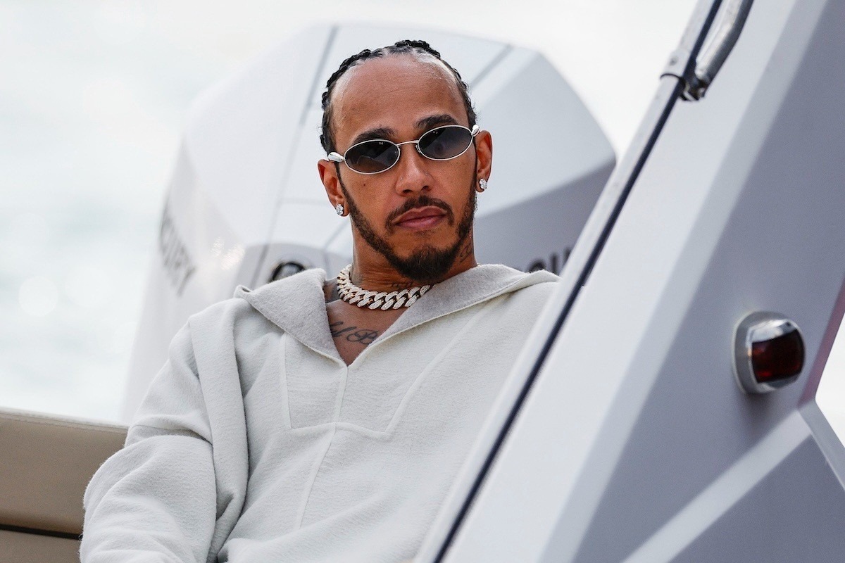 és - A korábbi F1-es szerint Hamilton bármelyik pillanatban felállhat a dobogóra