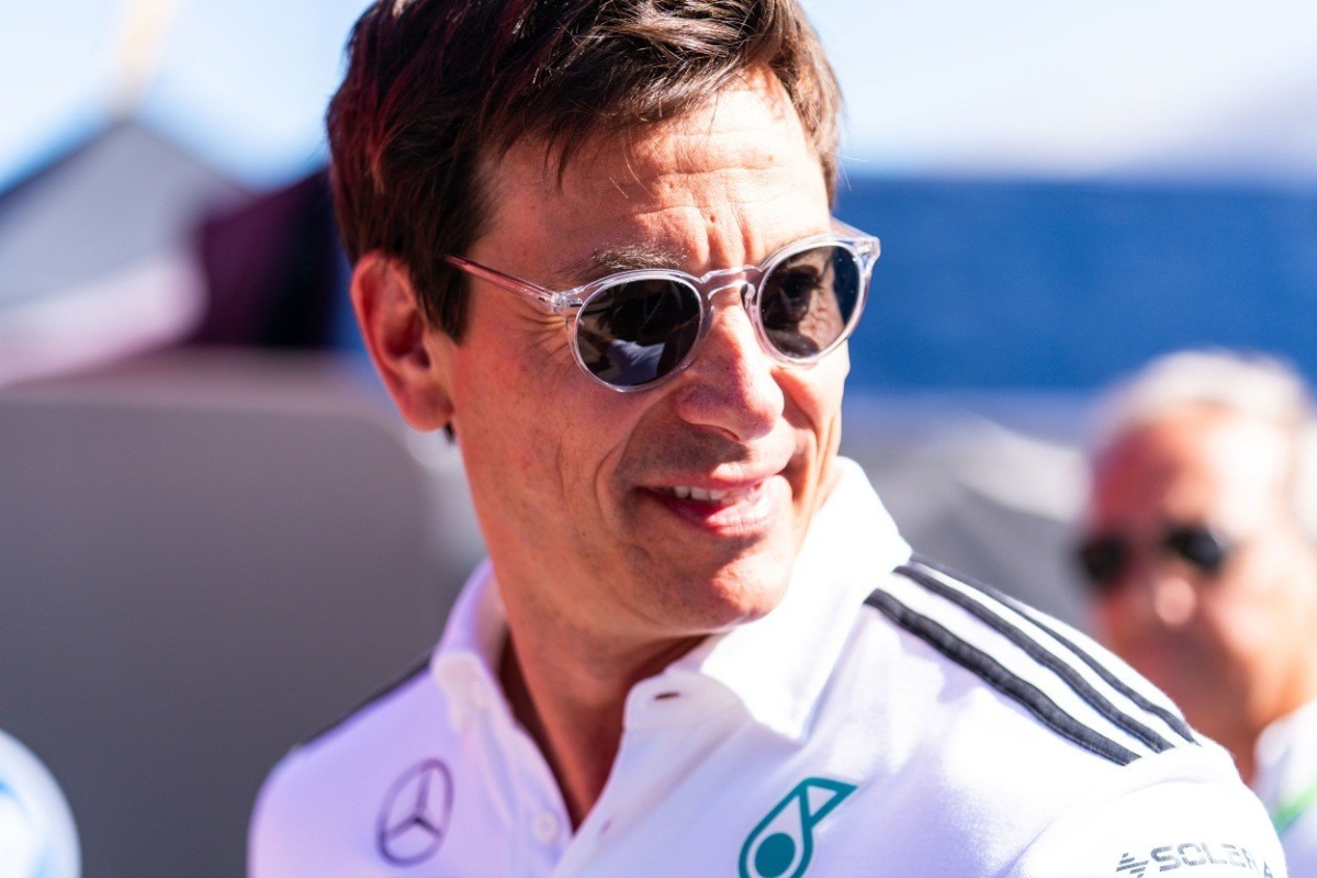 Megvan, ki veheti meg Toto Wolff Mercedes F1-es részesedését! - sajtóhír