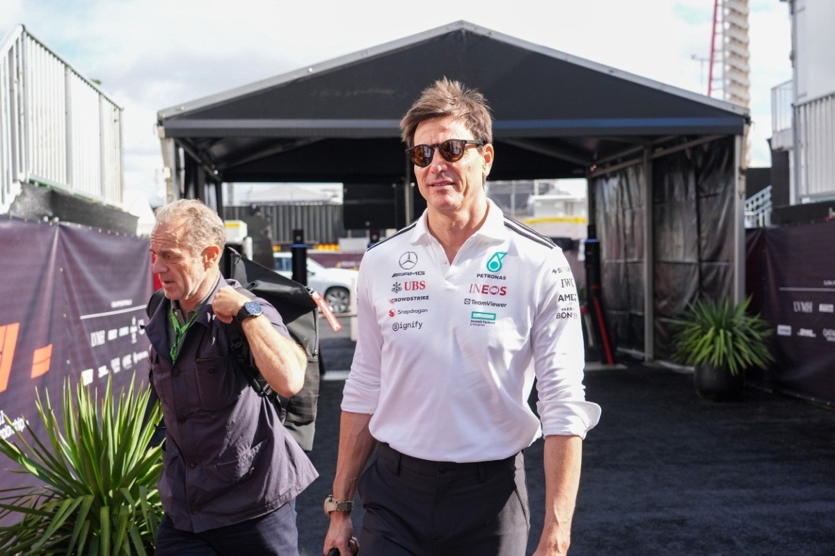  és  - Hivatalos: A korábban pletykáltnál jóval nagyobb tulajdonrésztől vált meg Toto Wolff a Mercedesnél
