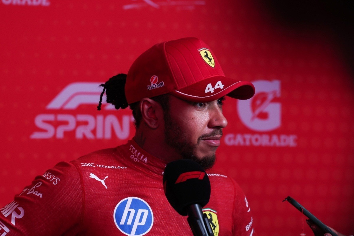 és - Hamilton: „Gasly odajött hozzám a sprint után, és csak annyit mondott, borzalmasan néz ki az autóm”