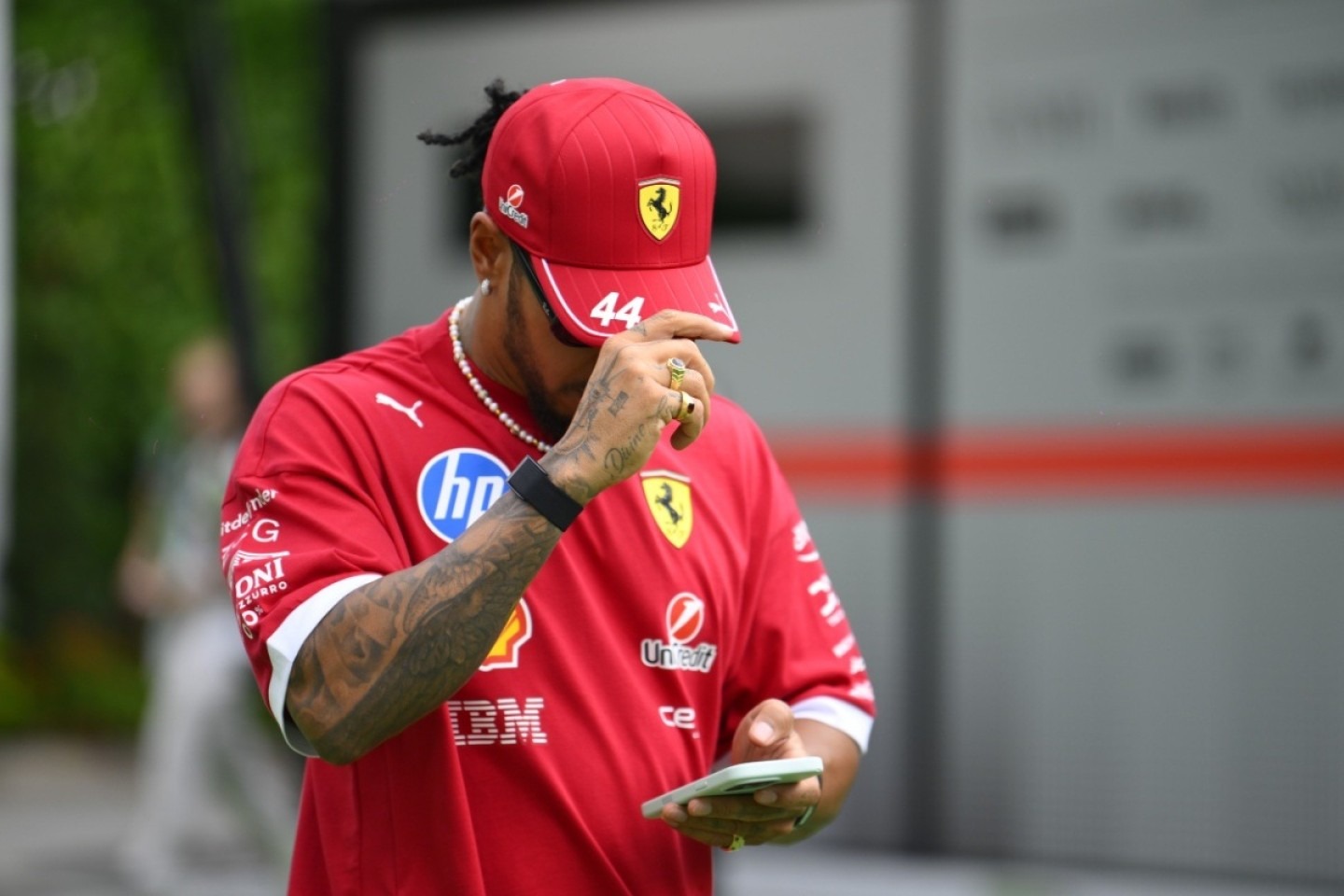 és - Villeneuve kemény kritikával illette Hamiltont: „Mennyit érnek valójában ezek a címek?”