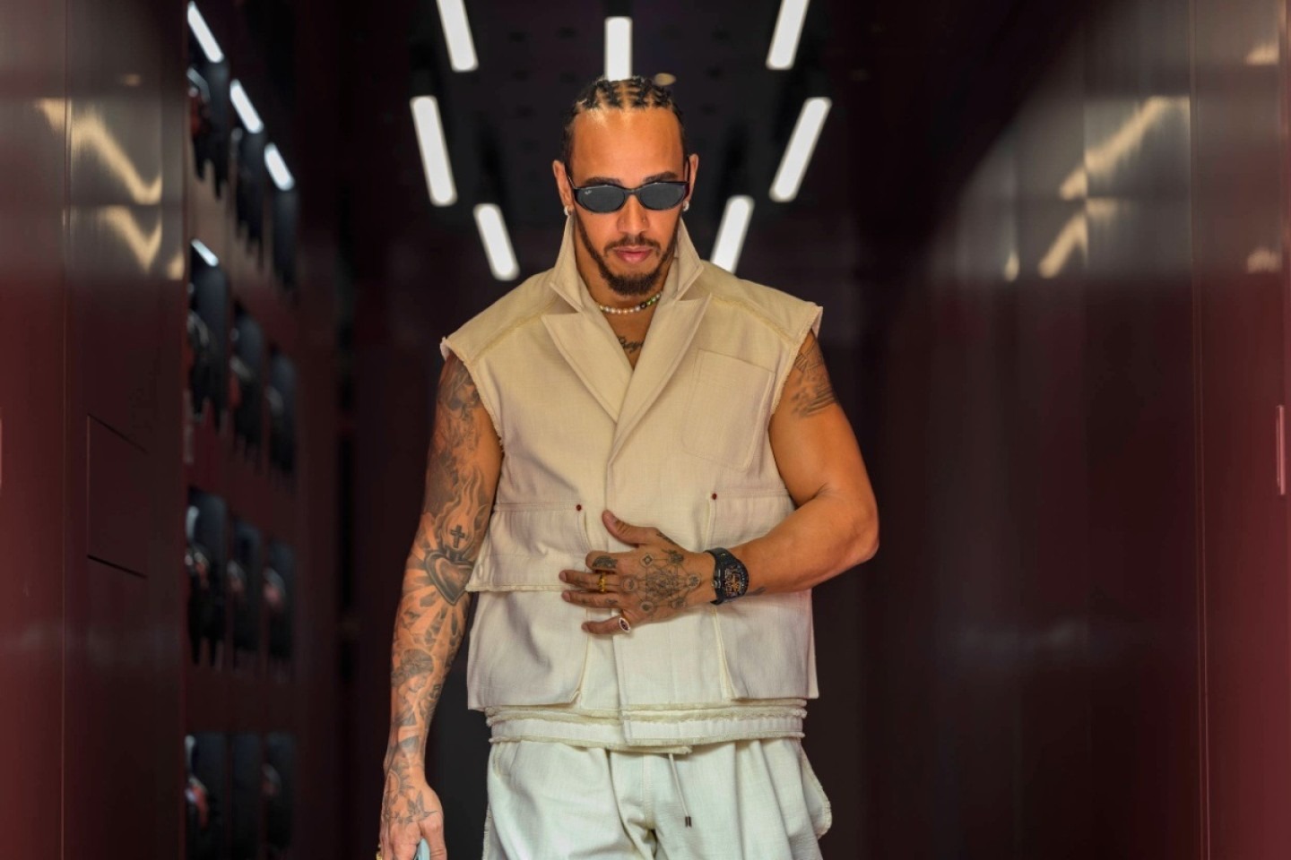  és  - Hamilton: "Ennél jobbat érdemelne a Ferrari"