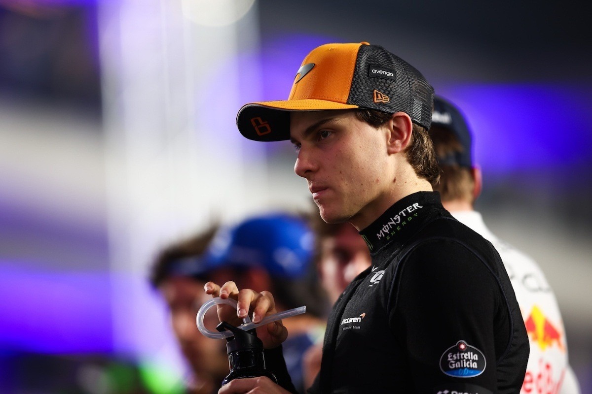  és  - Egy jól ismert helyszíni fotós szerint érdekes dolgok történtek a McLaren és Piastri között