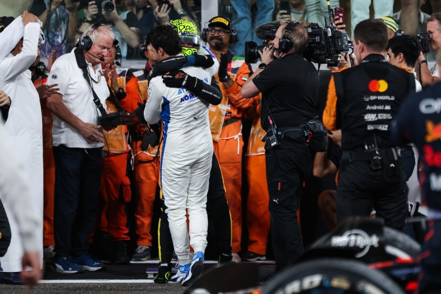  és  - Sainz: Norris a példa arra, hogy jófiúként is lehet világbajnokságot nyerni