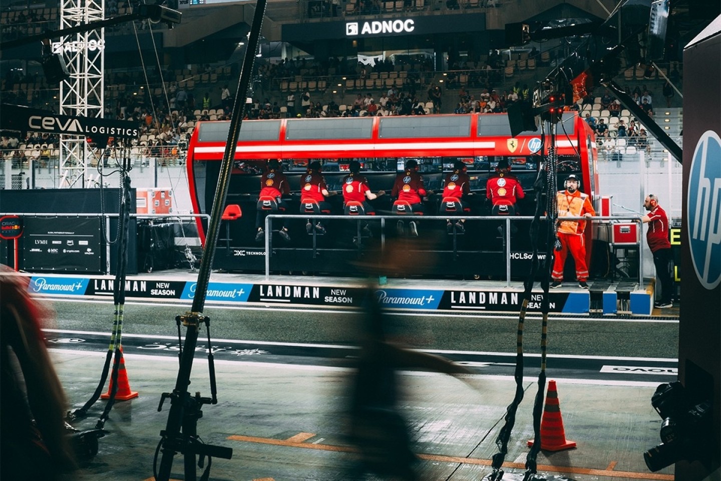  és  - Úttörő egészségügyi együttműködésre lépett a Ferrari az F1-ben
